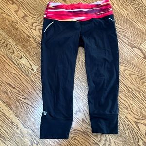 Athleta Relay Capri Leggings Pants Mesh Detail Size Small